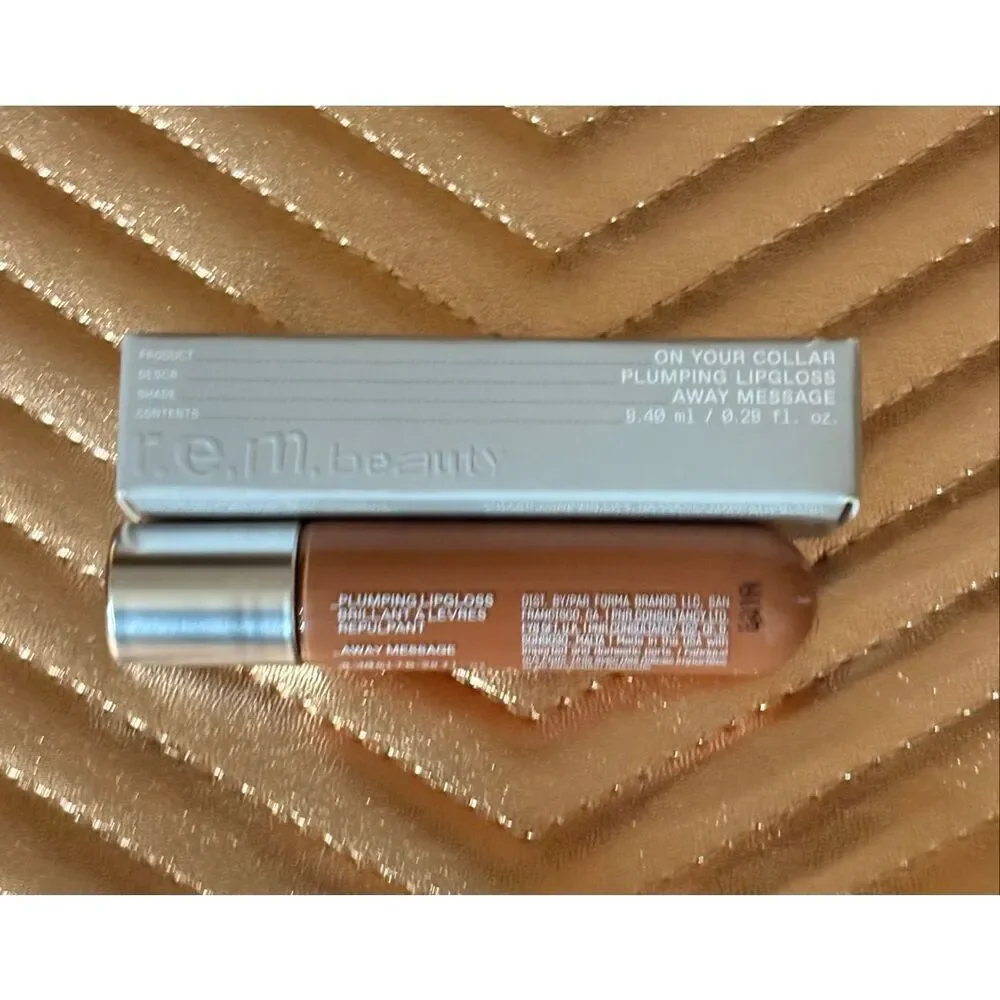 r.e.m. BEAUTY - NWTIB - On Your Collar Plumping Lip Gloss in 